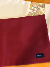 將圖像加載到圖庫查看器中，Cloisonne tie of antique one-piece sash to off white background. Classic pattern
