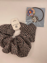 將圖像加載到圖庫查看器中，Nagoya gift set (Large scrunchie)
