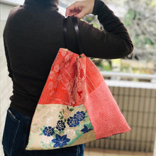 將圖像加載到圖庫查看器中，Handbag made of vintage Obi &amp; Kimono Medium
