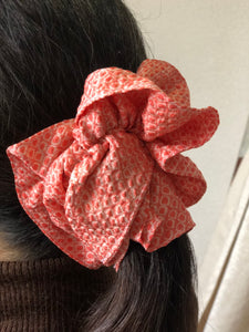 Élastique à Cheveux Vintage Kimono &#39;Kanokoshibori&#39; - Rouge Pâle