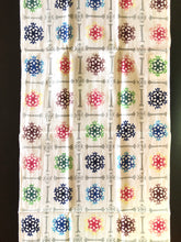 Charger l&#39;image dans la galerie, Serviette japonaise traditionnelle Bingata - Motif en treillis de cristal

