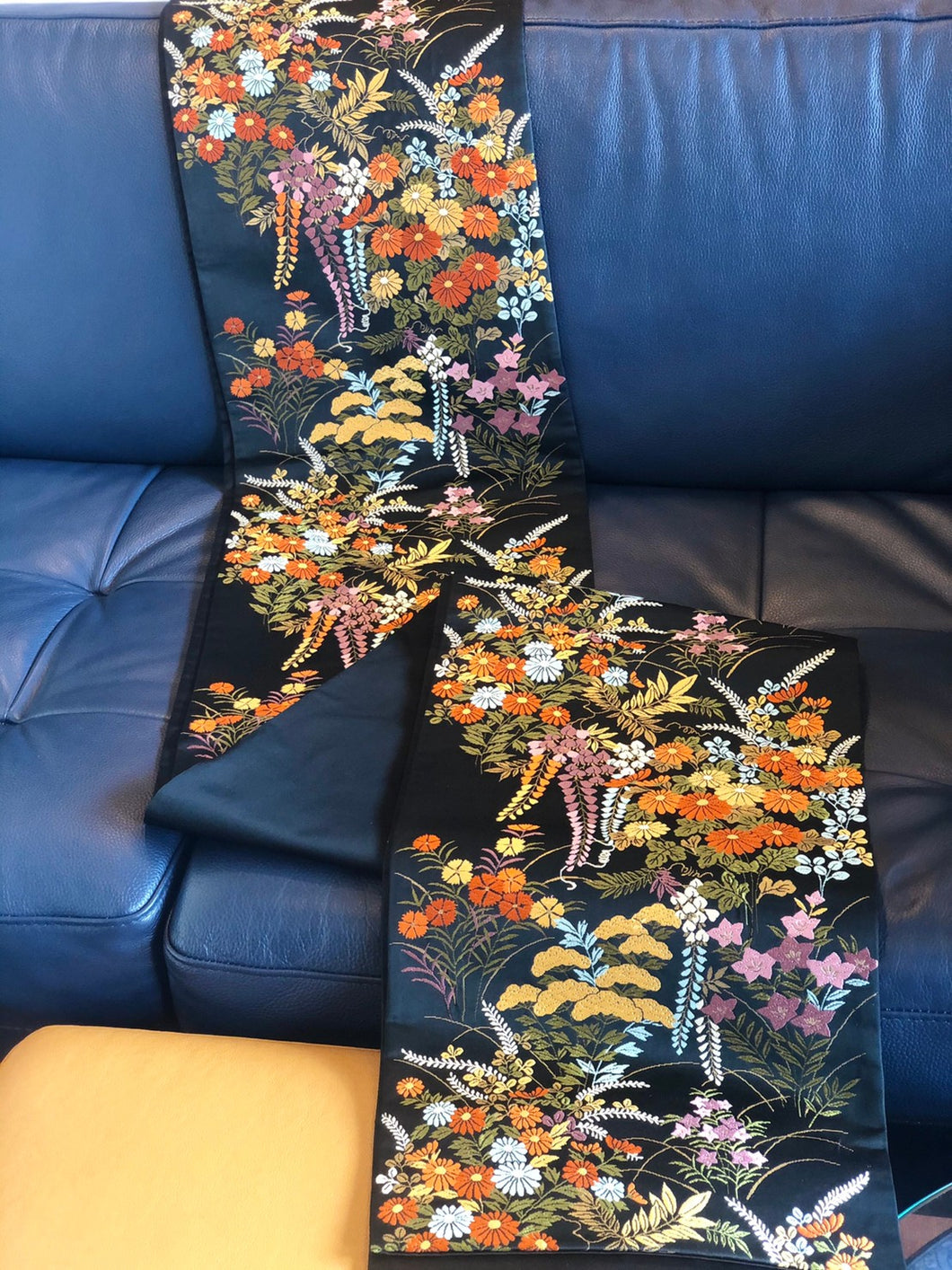Ceinture Obi vintage avec fleurs brodées de saison