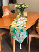 Load image into Gallery viewer, Table Runner with Noshi Ribbons
